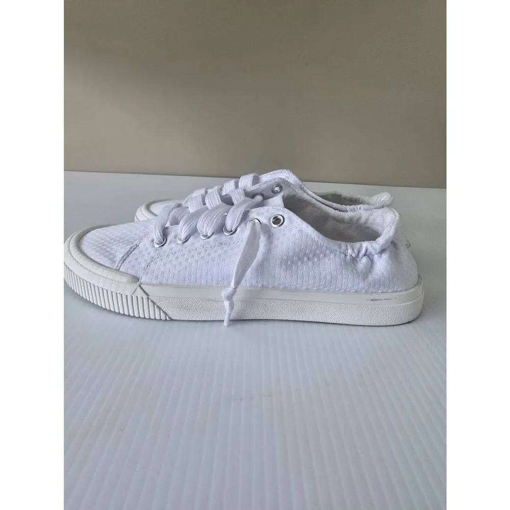 Time and Tru Sneakers Sz 8 White